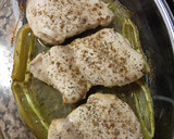 Foto del paso 2 de la receta: Contrasmuslo de pollo deshuesado al horno con verduras