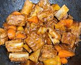 รูปขั้นตอนการทำที่ 6 ของ ซี่โครงหมูตุ๋นสับปะรด