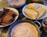 Foto del paso 1 de la receta: Torta con base de galletitas y crema de arándanos!!
