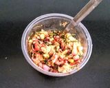 A picture of step 1 of Instant papad katori chaat.