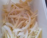 A picture of step 2 of Onion potato lacha pakora.
