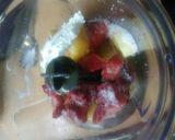Foto del paso 2 de la receta: Smoothie mix frutal🍌🍓🍍🍊🍎