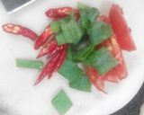 Foto langkah ke 5 dari resep Ikan Mujair Bumbu Acar.