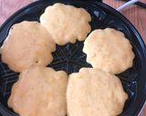 Hình bước làm 5 của món Pumpkin Waffles