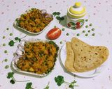 A picture of step 12 of Soya Matar / Soya Green Peas Curry.