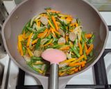 Foto langkah ke 4 dari resep 203. Tumis Wortel, Buncis dan Bawang Bombay.