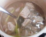 Hình bước làm 2 của món MÌ tươi nấu sườn non