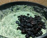 Foto del paso 4 de la receta: Bocadillos de espinaca y pasas de uva