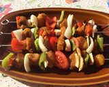 Foto del paso 4 de la receta: Pinchos morunos con verduras🍡🍗🍢🍅
