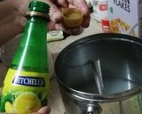 A picture of step 3 of Lemon pepper drink.