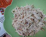 Foto langkah ke 2 dari resep Ayam suwir manis gurih.