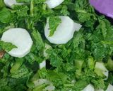 A picture of step 3 of Mooli ki bhaji.