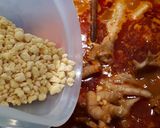 Falusi tarhonyás csirke, aprólékból recept fázis 3 fotója