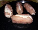 Foto del paso 3 de la receta: Roll de pollo (relleno con jamón y queso)