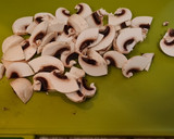 Foto del paso 4 de la receta: Salteado de carne picada, calabacín, champiñones y berenjena