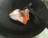 Foto langkah ke 3 dari resep Sup kepala ikan salmon dan pepaya.