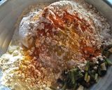 मूली की नमकीन पूरी (mooli ki namkeen poori recipe in Hindi) रेसिपी चरण 3 फोटो