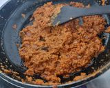 A picture of step 5 of Paneer cashew capsicum in curd based gravy.