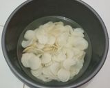 Foto langkah ke 2 dari resep Keripik ubi / singkong ala anak kost.