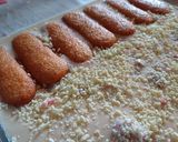 Foto del passaggio 4 della ricetta Semifreddo al mascarpone con fragole e cioccolato bianco