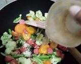 Foto langkah ke 3 dari resep Oseng Sayur Pelangi.