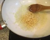 Foto del paso 2 de la receta: Salsa de aceitunas con atún