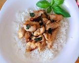 Thai jellegű bazsalikomos csirkemell recept fázis 3 fotója