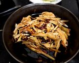Foto del paso 4 de la receta: Alcachofas salteadas con cecina