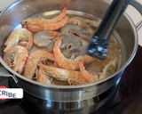 Foto del paso 2 de la receta Alitas de pollo con langostinos y shiitake