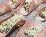 Foto del passaggio 4 della ricetta Barchette di mortadella con ricotta e spinaci