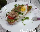 A picture of step 6 of Avocado Sourdough Open Sandwiches with Sunny Side Up Egg.