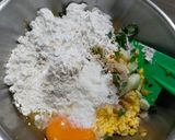 Foto langkah ke 2 dari resep Bakwan jagung bumbu cabe ulek.