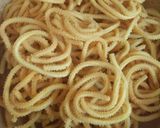 A picture of step 5 of Mullu murukku.