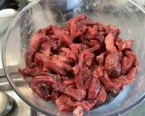 Une image de l'étape 3 de Bœuf à l’asiatique aux concombres et gingembre.