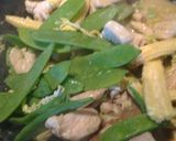 A picture of step 8 of Thai green curry.