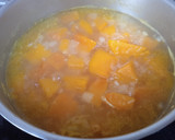 Foto del paso 3 de la receta: Crema de calabaza con huevo escalfado