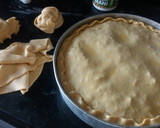 Foto del paso 3 de la receta: Pascualina con acelga y cebolla cruda, facilísima!