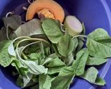 Foto langkah ke 1 dari resep 🌿 Sayur Bening Segar Tabur Bawang Goreng.