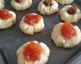 Foto del paso 2 de la receta: 🍪🥥🍓Pepas de coco con dulce de leche y dulce de frutilla en la flip