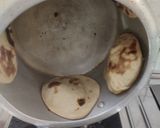 A picture of step 3 of Tandoori Roti.