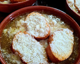 Foto del paso 3 de la receta: Sopa de cebolla