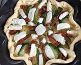 Une image de l'étape 4 de Tarte d’été courgette tomates séchées.
