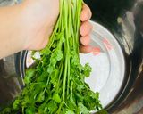 Hình bước làm 1 của món Vào bếp cùng con: poke - bữa cơm tươi cầu vồng