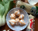 Foto langkah ke 1 dari resep Sup Tofu Enoki Dumpling Keju.