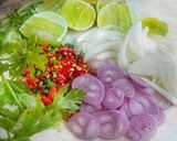 รูปขั้นตอนการทำที่ 2 ของ ยำหมูยอ