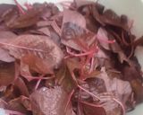 Foto langkah ke 1 dari resep Sayur Bening Bayam Merah dan Slice Beef Tumis Simple.