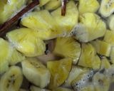 Foto langkah ke 2 dari resep Wedang Setup Nanas Pisang Mommylicious.