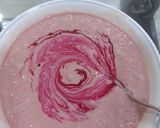 A picture of step 2 of Strawberry cake.