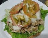 Foto del paso 7 de la receta: Sánduche🥪de pollo🍗manzana🍏 y cebolla🧅caramelizadas con queso🧀y vegetales frescos🥗
