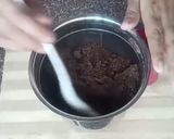 A picture of step 1 of Oreo biscuit cake.